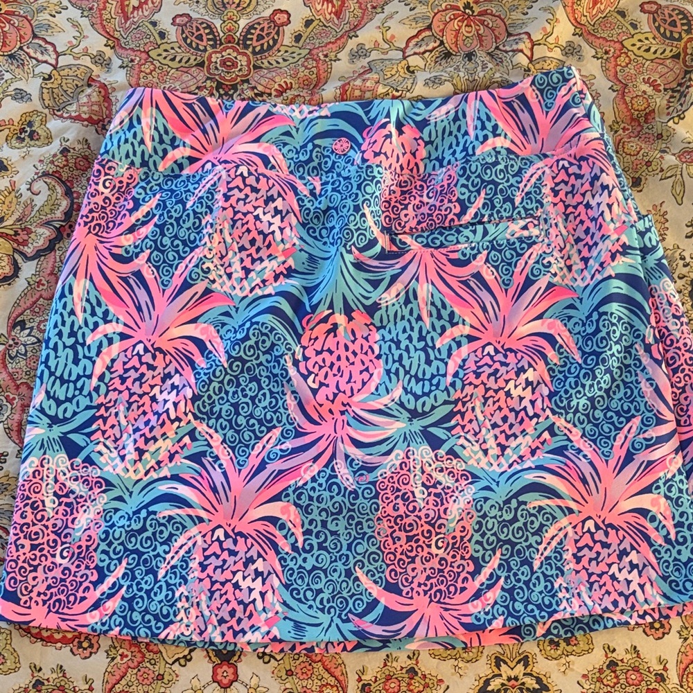 Lilly Pulitzer Borealis Blue Tropic Down Low Pineapple Print Women’s skort Sz 10 - Picture 4 of 4